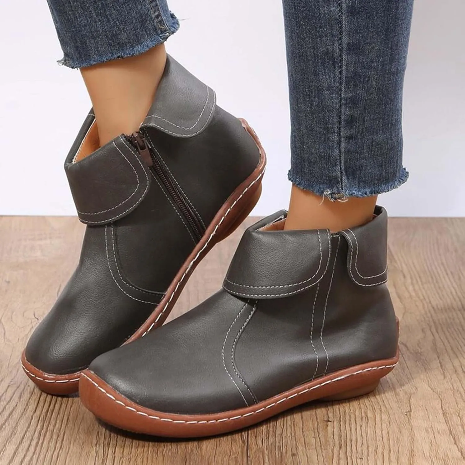 Ankle Boots for Women No Heel Casual Chelsea Boots Retro Classic Non Slip Round Toe Platform Side Zipper Riding Boots