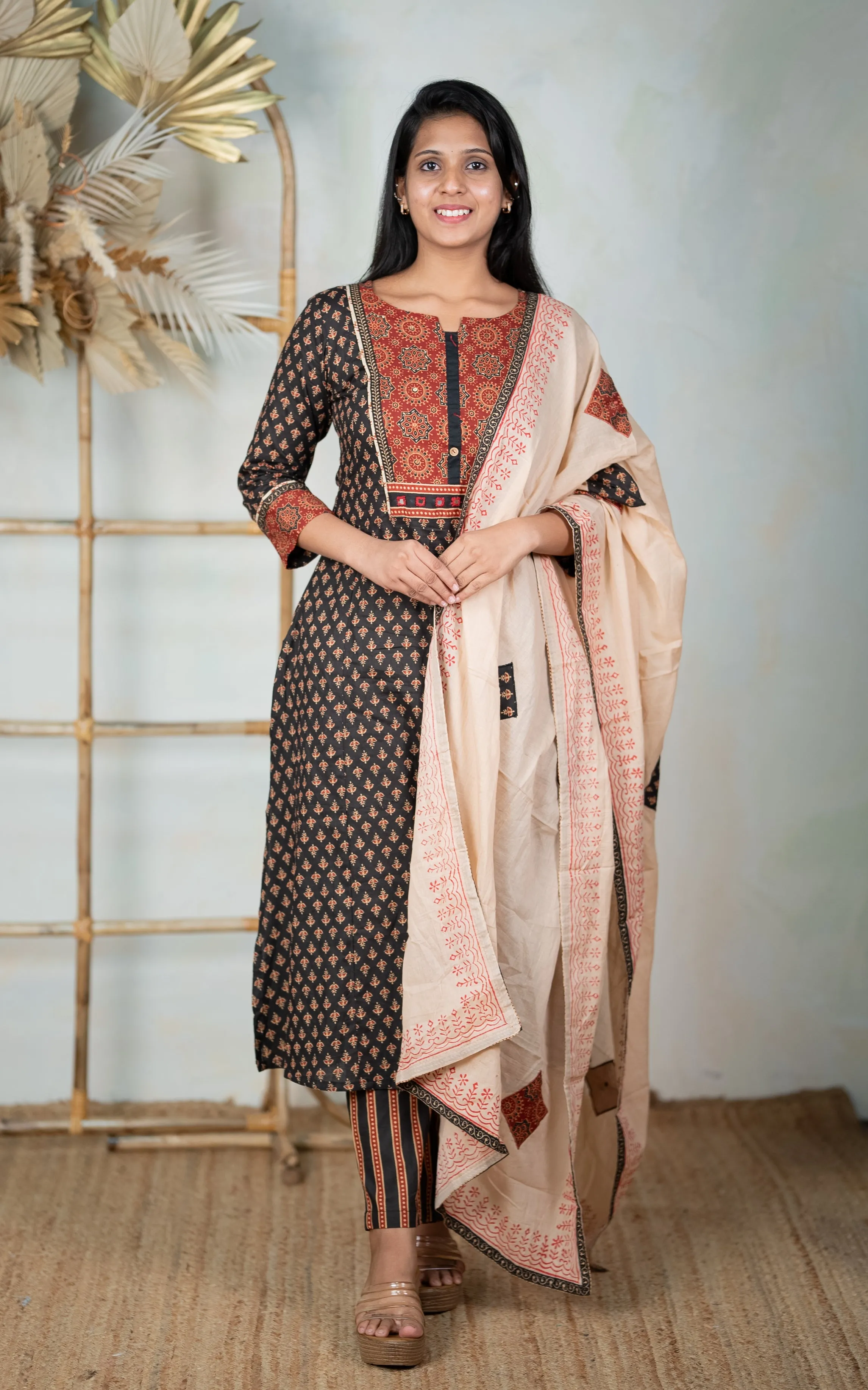 Gandha (Kurti Pant Dupatta)