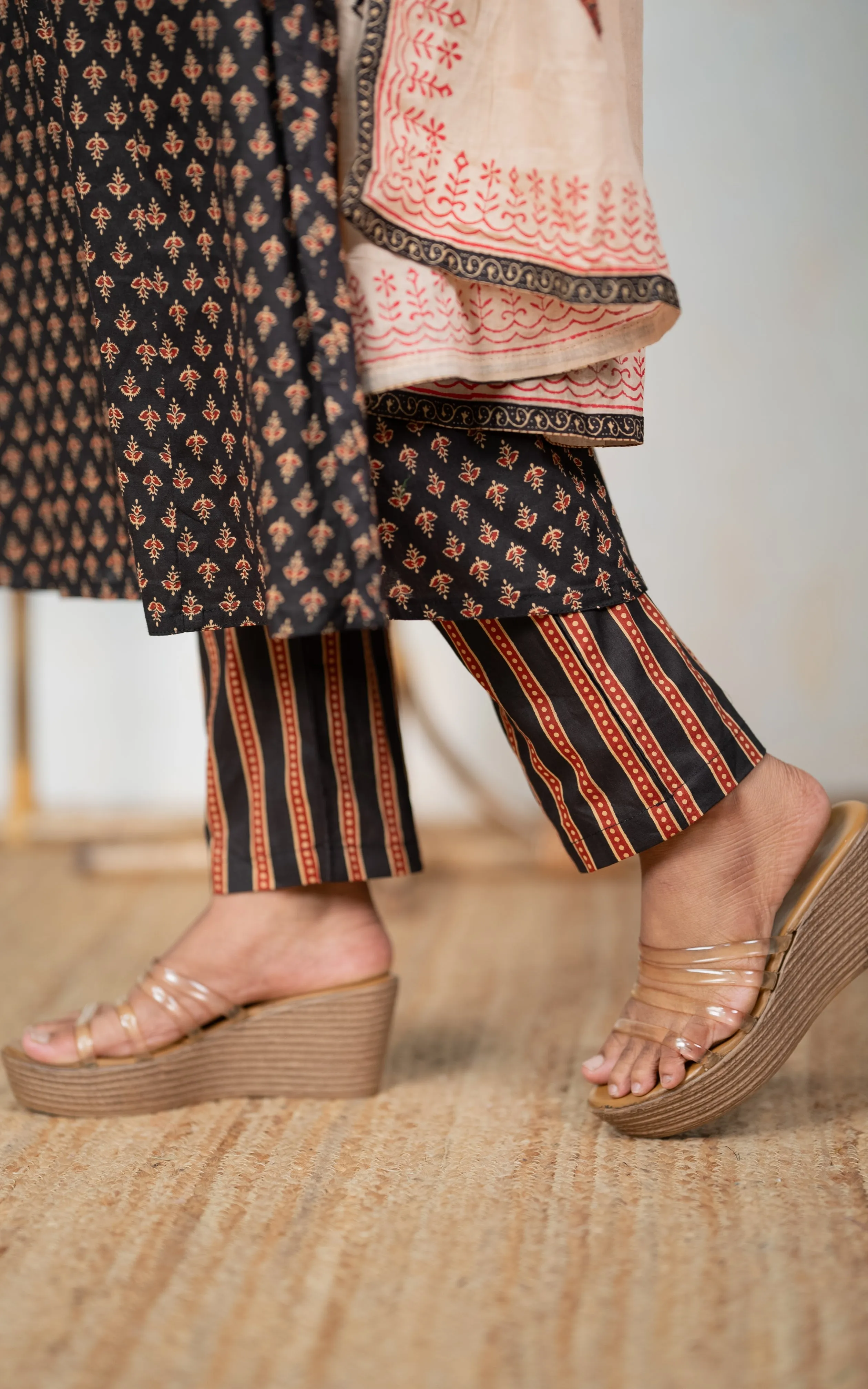Gandha (Kurti Pant Dupatta)