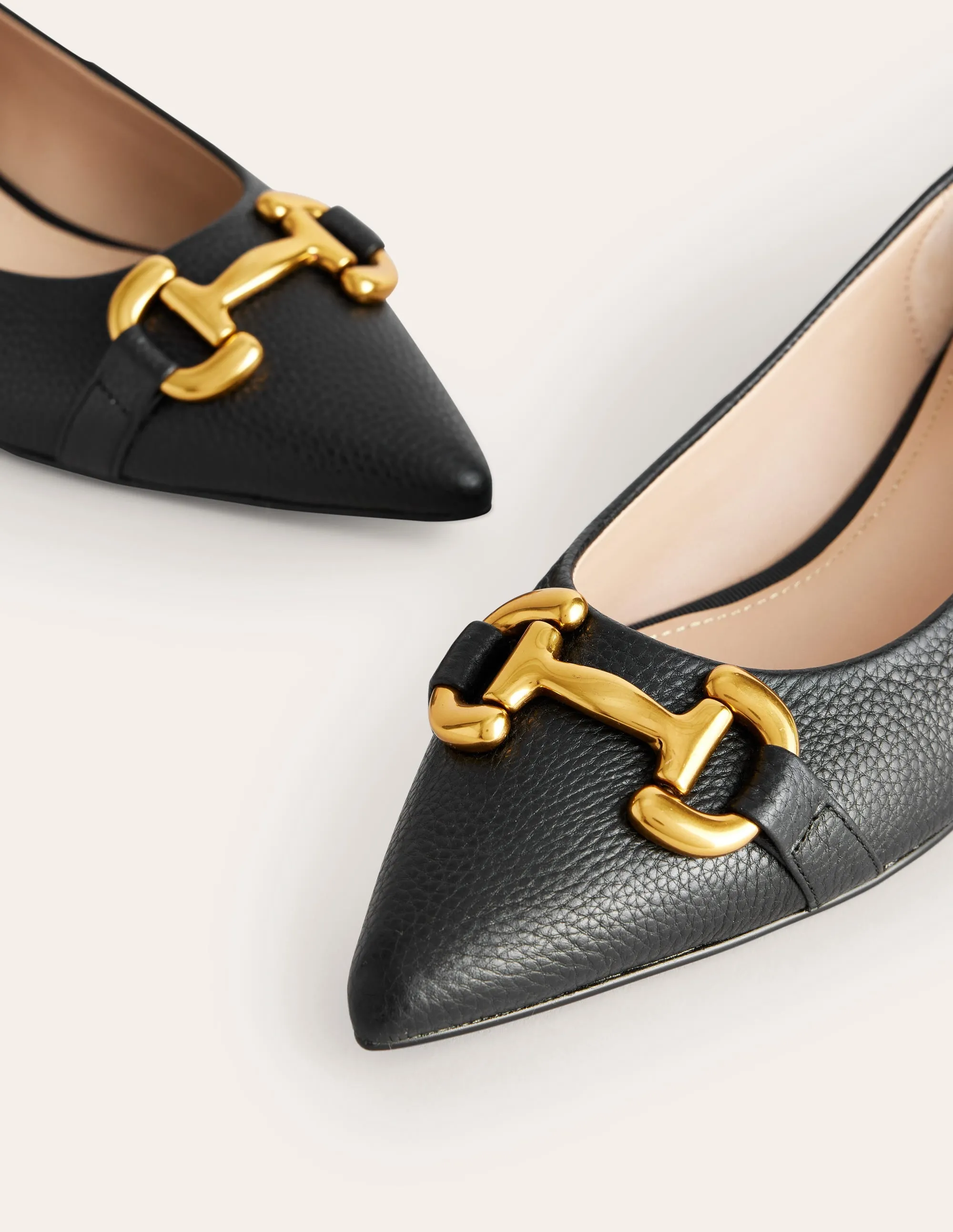 Iris Snaffle Ballet Flat-Black