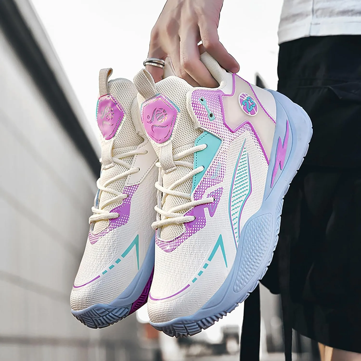 Women's Men's High-Top Basketball Shoes Breathable Anti-Slip and Wear-Resistant Soles Running Shoes Graffiti Design Fashionable Sports Shoes
