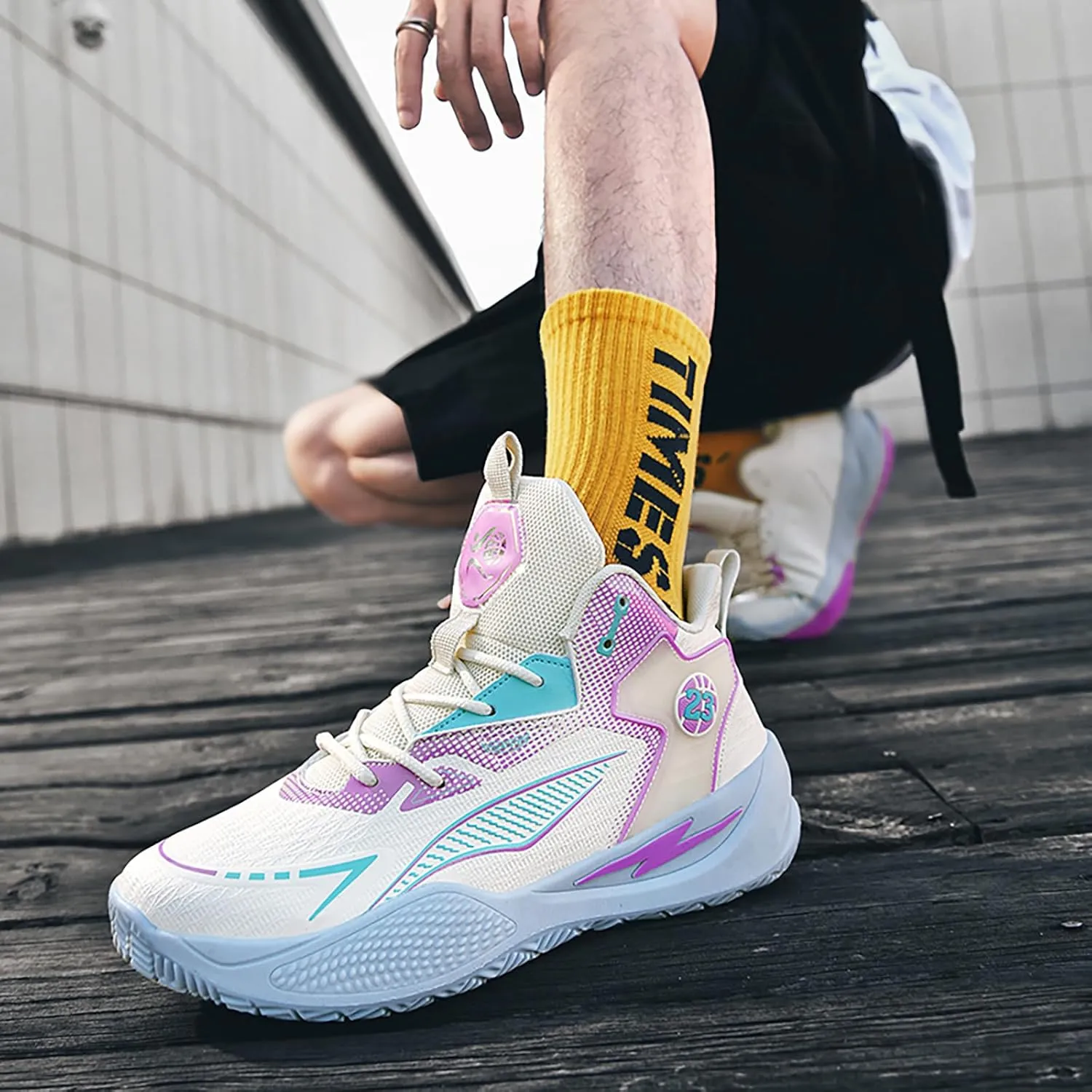 Women's Men's High-Top Basketball Shoes Breathable Anti-Slip and Wear-Resistant Soles Running Shoes Graffiti Design Fashionable Sports Shoes